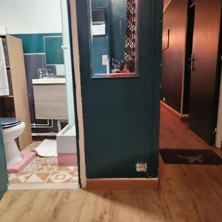 Appartement Centre Pres Des Buttes Chaumons Parijs